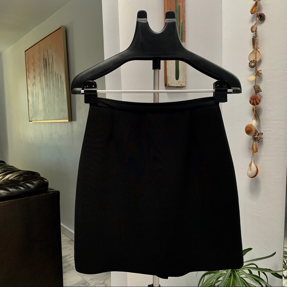 Bebe Skirt • Chic • Size: 4